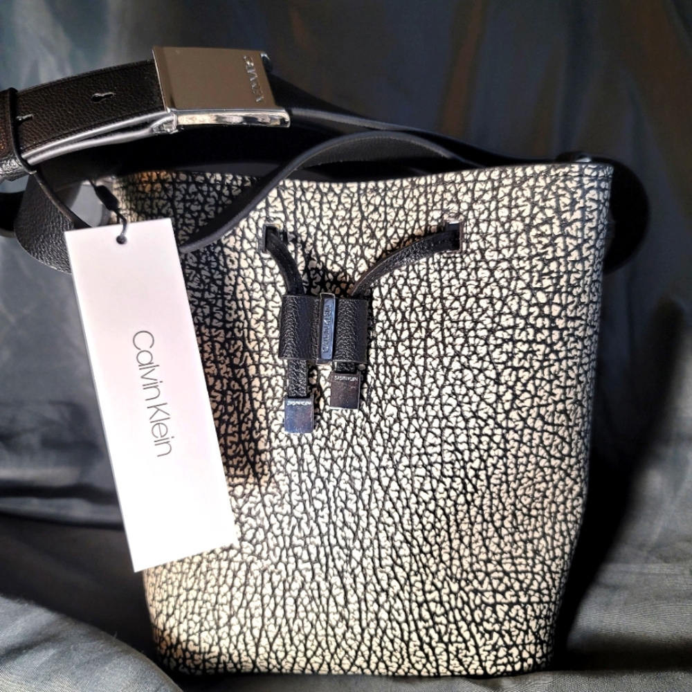 NWT Calvin Klein Leather bucket purse